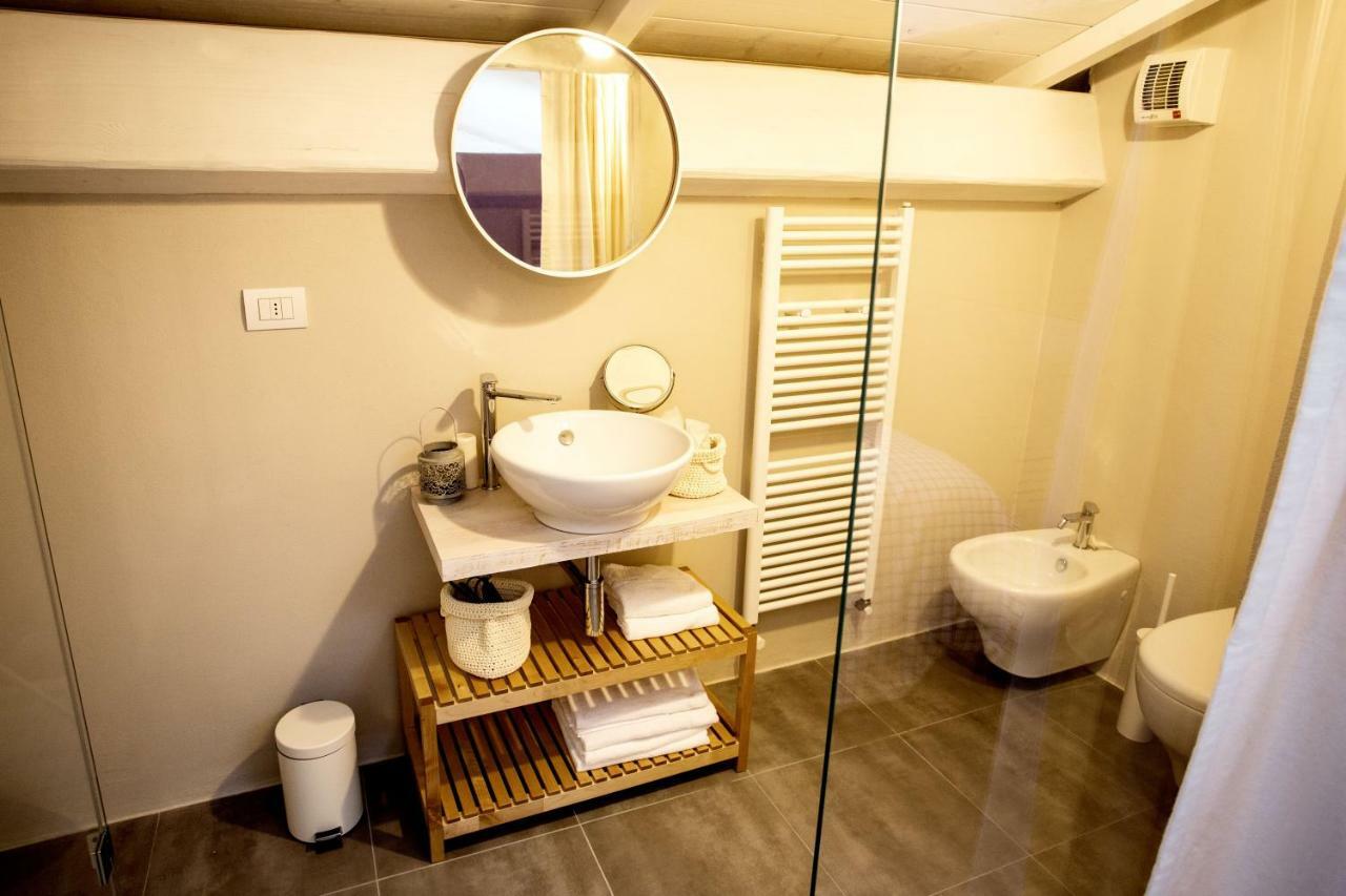 Sasaral Suites Чезена Экстерьер фото