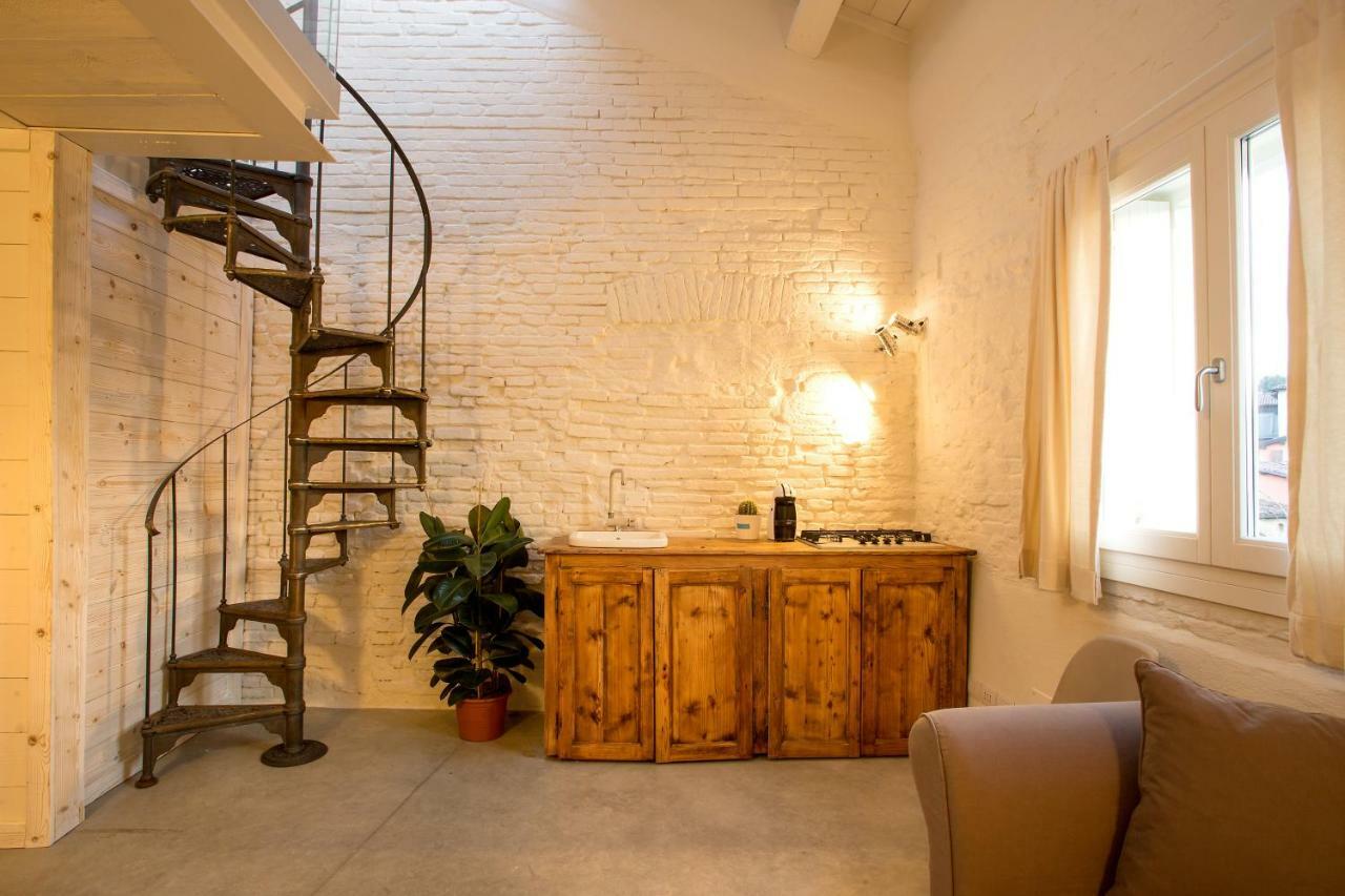 Sasaral Suites Чезена Экстерьер фото